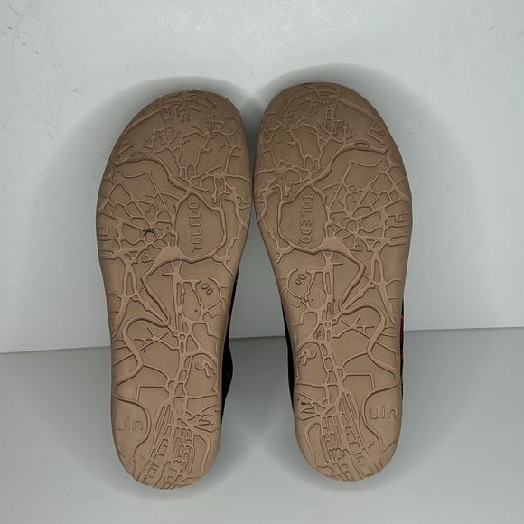 UIN No Body Slip On Shoes - Picture 9 of 14